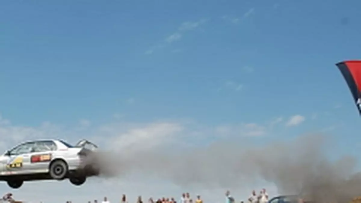 Andi Mancin: ekstremalne skoki Lancerem Evo IX (wideo)