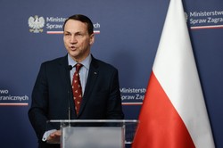 Sikorski reaguje na informacje o złożach ropy w Polsce.  "Pan Bóg chyba kocha nasz rząd"