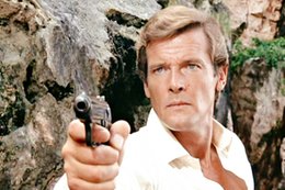 Mija 45 lat, od kiedy Roger Moore po raz pierwszy zagrał Jamesa Bonda [INFOGRAFIKA]