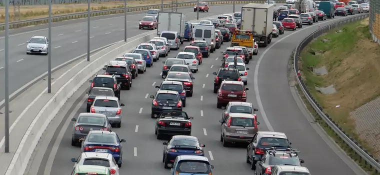 Utknąłeś w korku na trasie? NIK już wie, kto zawinił!