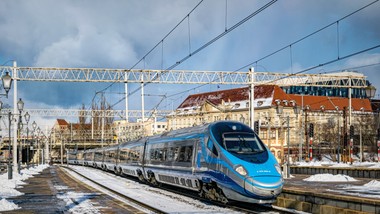 pociągi popędzą po polskich torach z prędkością 350 km/h. połączenie z