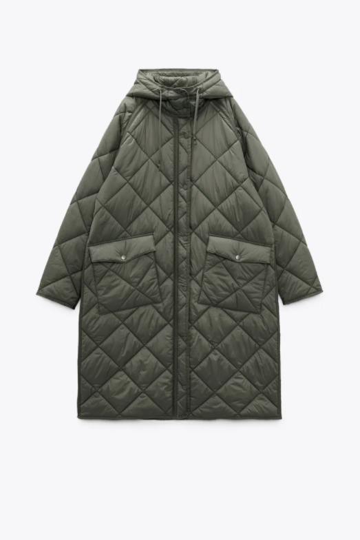 Veste matelassée longue à col haut de Zara pour environ CHF 100.–. 
