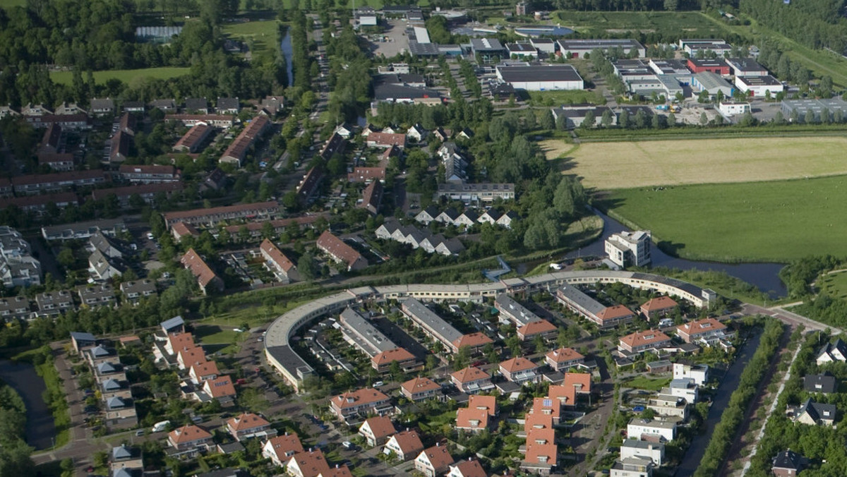 Holandia: Gmina pozwoliła rodzinie na zamieszkanie w stodole. Pozew sąsiada