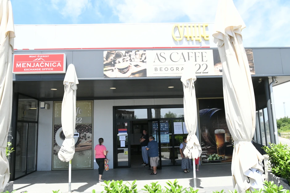 Kafe As, Plavi horizonti Zemun