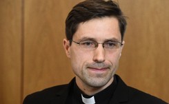 Ks. Sadłoń: Polacy się nie sekularyzują, ale indywidualizują religijnie