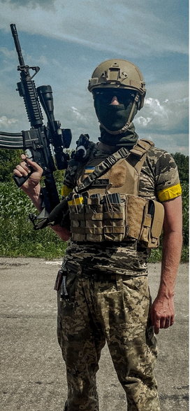 Żołnierz Sił Zbrojnych Ukrainy na poligonie w Charkowie, listopad 2022 r.