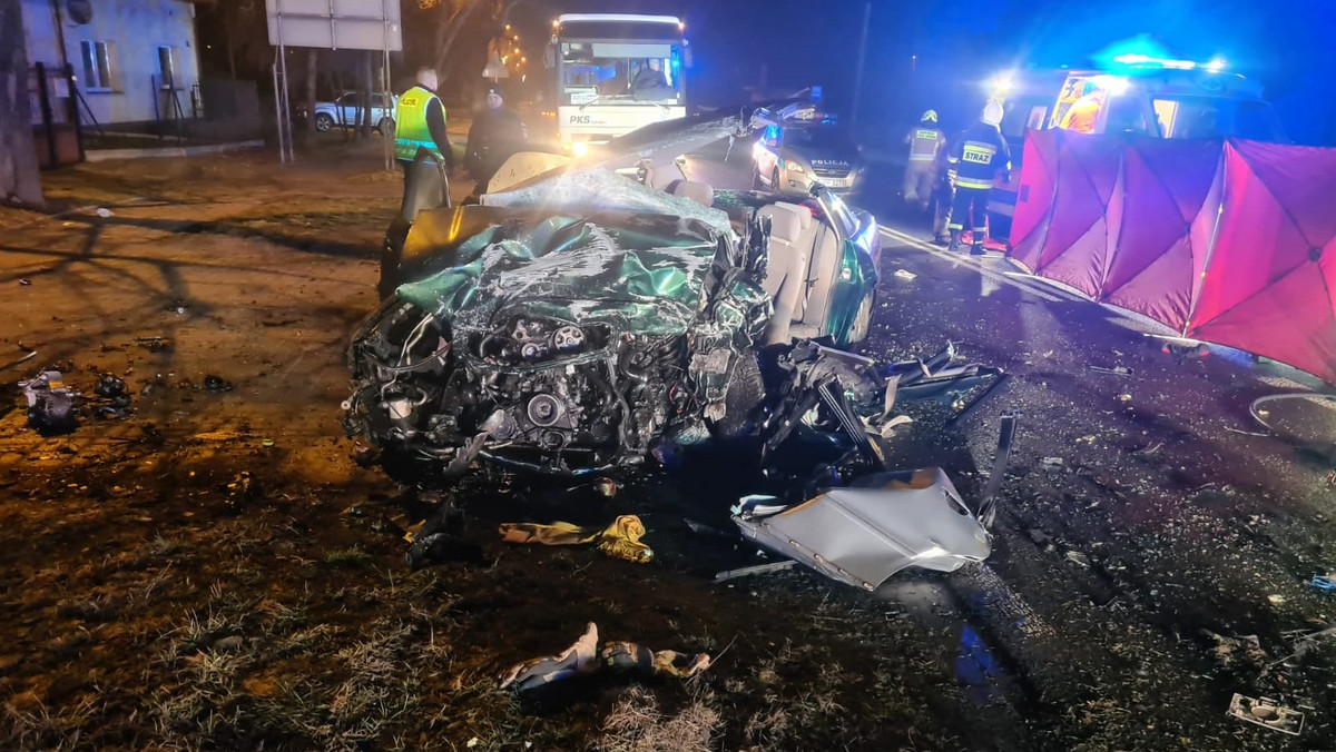 Łódź. Tragiczny wypadek w Bratoszewicach. Dwie osoby nie żyją 