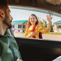 Kudarc az iskolai „Puszi és Pá” parkolás?