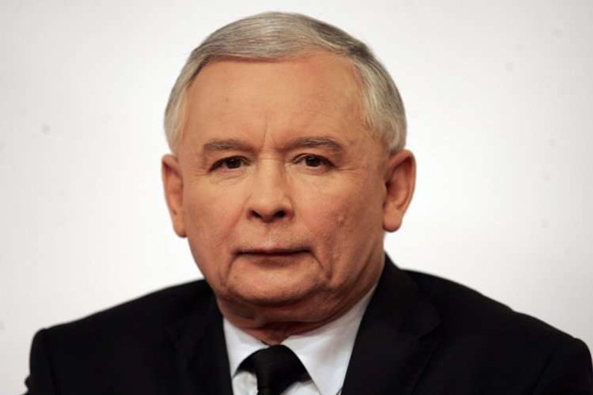 Kaczyński rozdaje razy