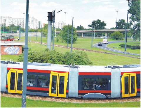 Nowe tramwaje Pesy pojawią się już w czerwcu w Warszawie Fot. Artur Chmielewski