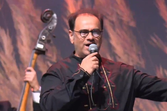 PEVAČ SE RAZVEO OD SUPRUGE SA KOJOM IMA SINA OD 27 GODINA: "Podržavaju me roditelji, sestra i prijatelji"