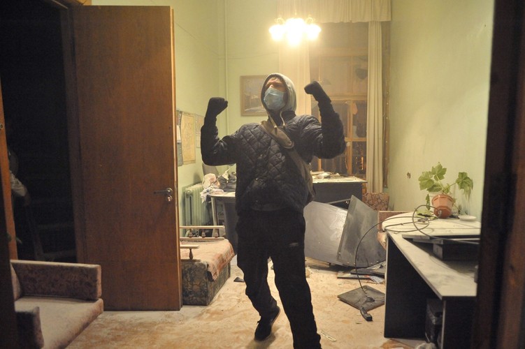 Demonstranci w biurze prokuratury we Lwowie