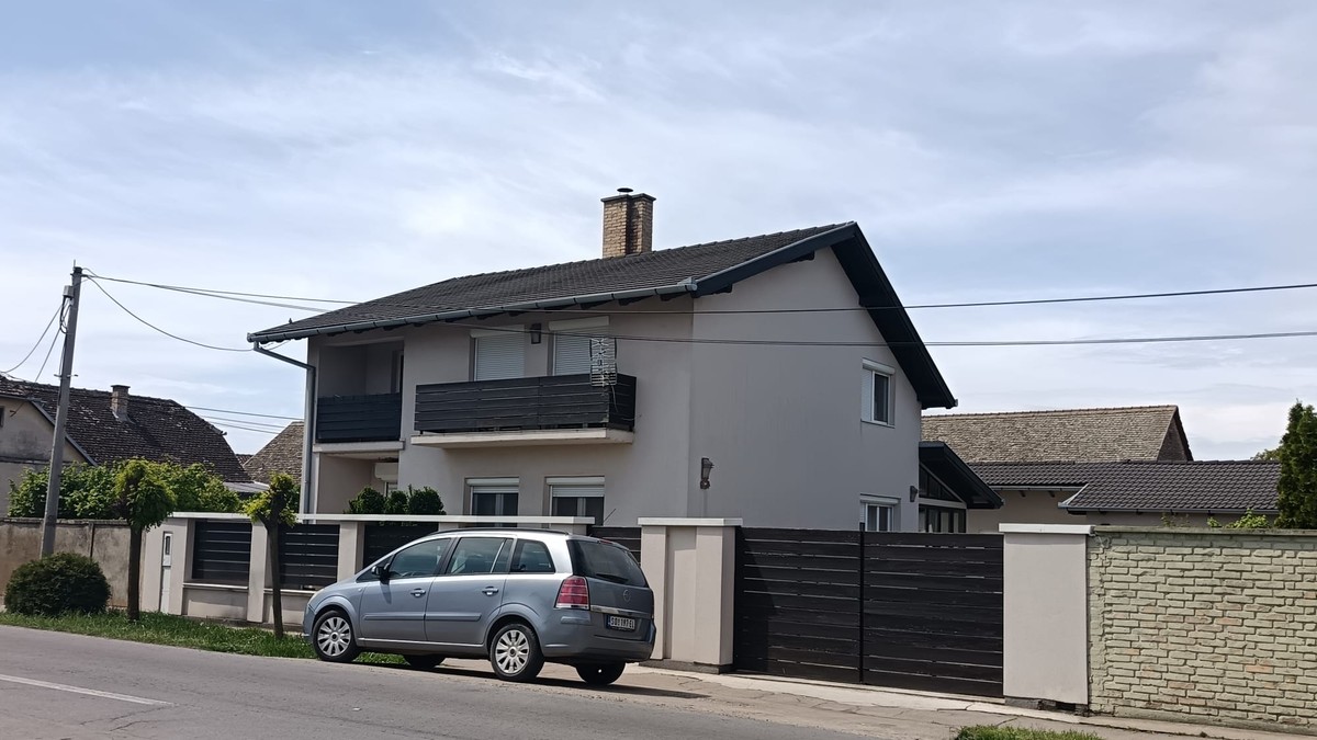 (foto, video) Prve slike sa mesta ubistva kod Sombora: Brat ubio brata, pa pokušao samoubistvo