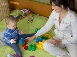 Legalnych niań jak na lekarstwo. Szara strefa wygrywa