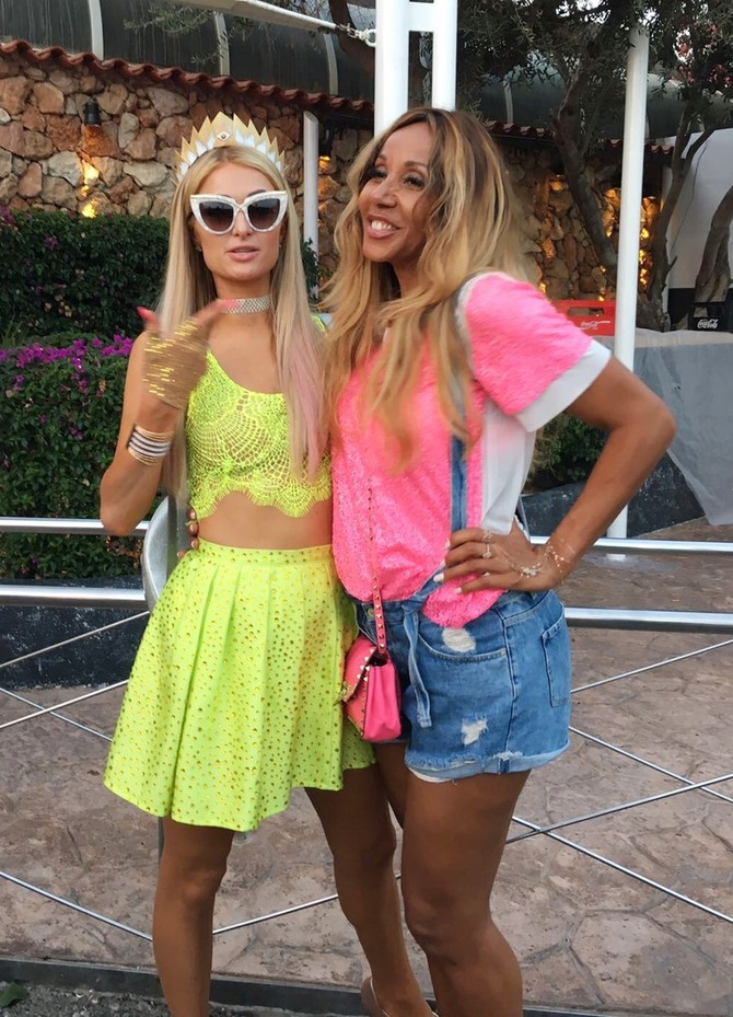 Keti Geta sa Paris Hilton 2017. na Ibici
