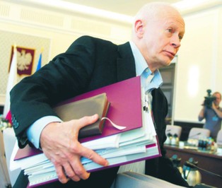 Ministerstwo Administracji i Cyfryzacji sobie nie radzi