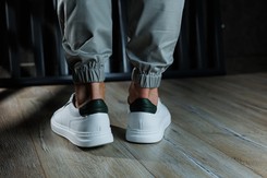 Zbyt wysoki poziom cholesterolu objawia się na nogach. To może być PAD