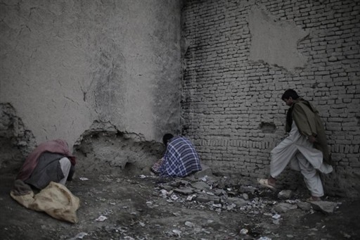 A AFGANISTAN SOCIETY ADDICTION DRUGS