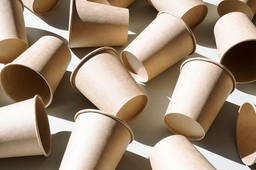 Sprzedawcy muszą od dzisiaj oferować alternatywne opakowania