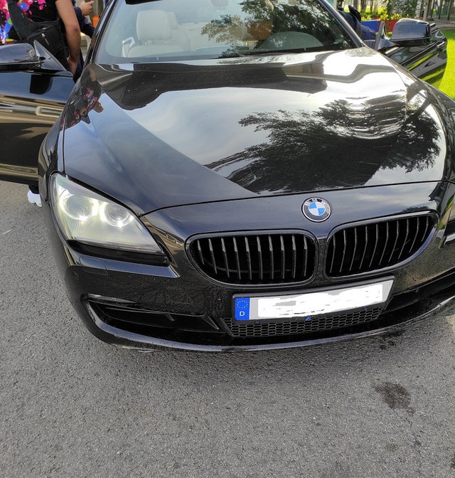 BMW convertible on whose roof expensive injections were found in Gradina 