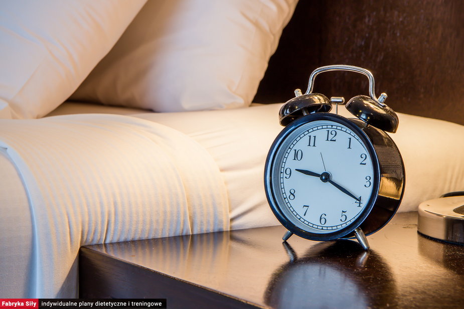 Pierwsza zasada higieny snu dotyczy pory położenia się spać
