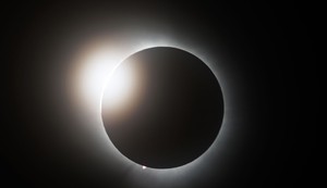Potpuno pomračenje sunca 8. aprila 2024. u Hantingtonu, Vermont, SAD