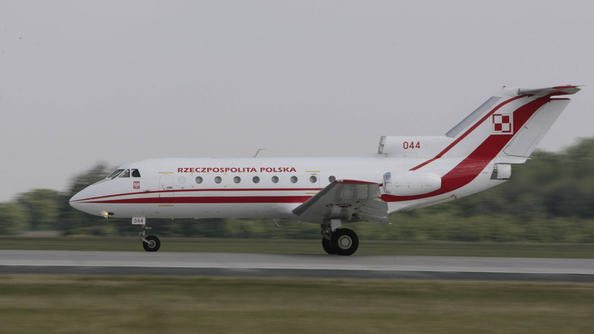 Dwie załogi rządowych Jaków-40 kończą w Moskwie szkolenie na symulatorach lotu - poinformował rzecznik Dowództwa Sił Powietrznych ppłk Robert Kupracz. Kolejne załogi mają lecieć do Rosji jeszcze w lutym.