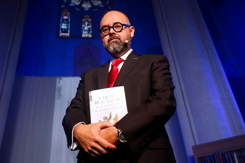 Carlos Ruiz Zafon († 55 l.)