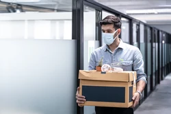 Rekordowe zwolnienia grupowe. "Wiele firm nie poradziło sobie z lockdownem"