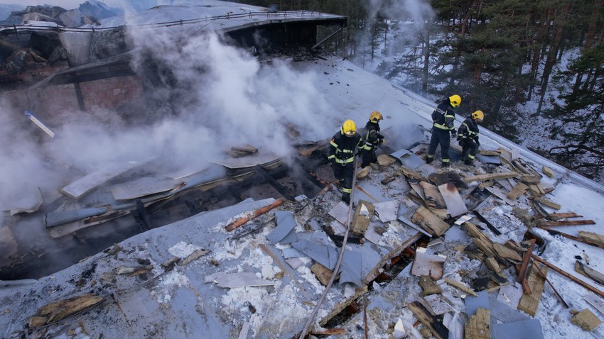 Ovo su prvi snimci žarišta na Zlatiboru, krov na Čigoti potpuno uništen