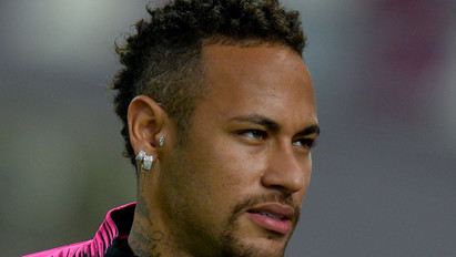 Fordulat: kikerült egy videó Neymar állítólagos erőszakjáról
