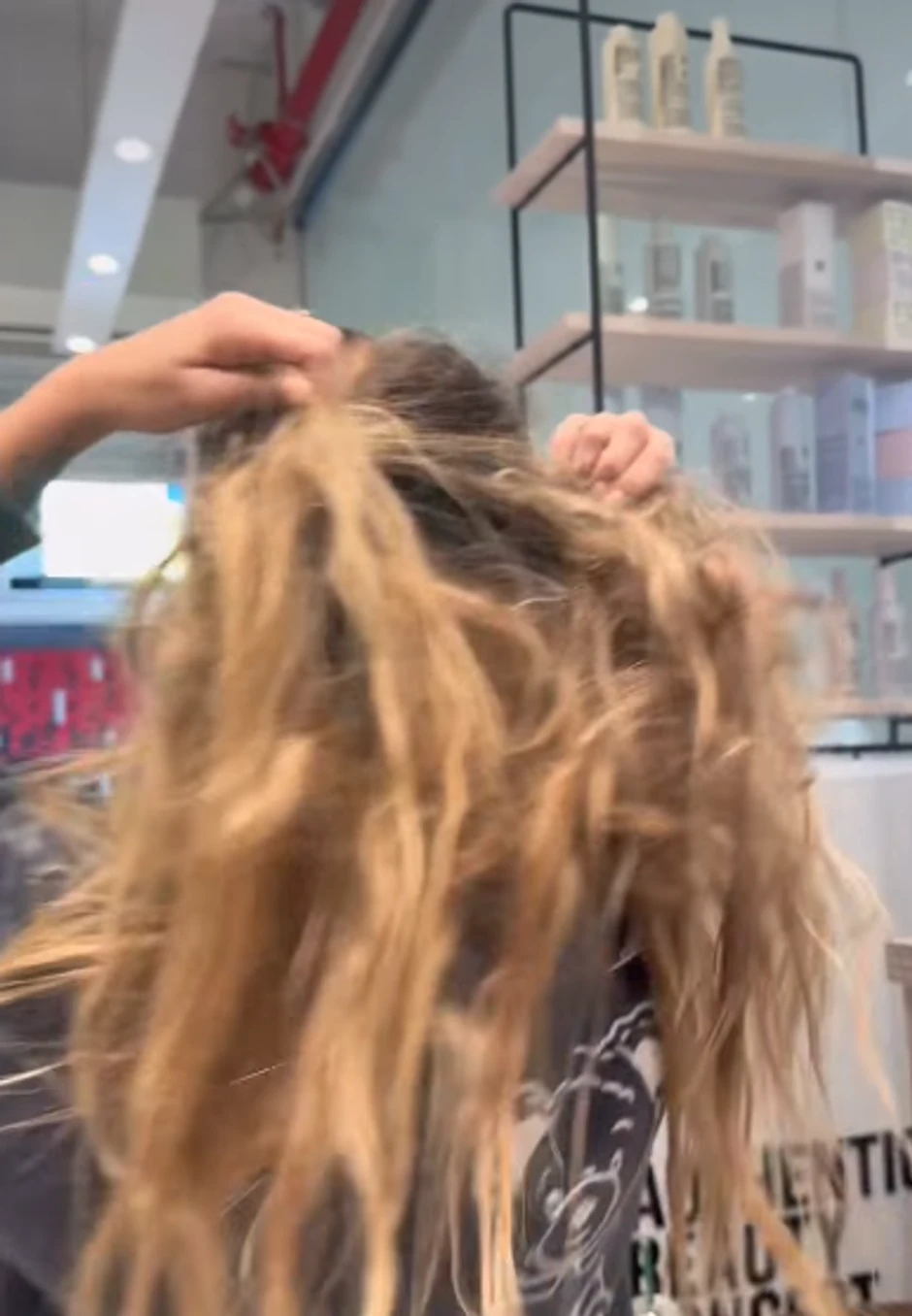 Jelena Radanović snimala ućebanu kosu