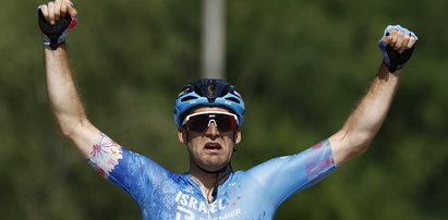 Wzruszające sceny na finiszu etapu Tour de France. Zadedykował triumf zmarłemu bratu