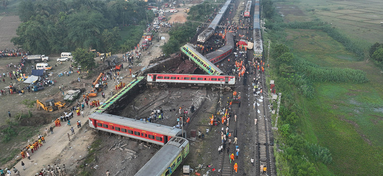Katastrofa kolejowa w Indiach. Władze zapowiadają "surowe konsekwencje"