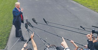 Trump pod coraz większą presją demokratów