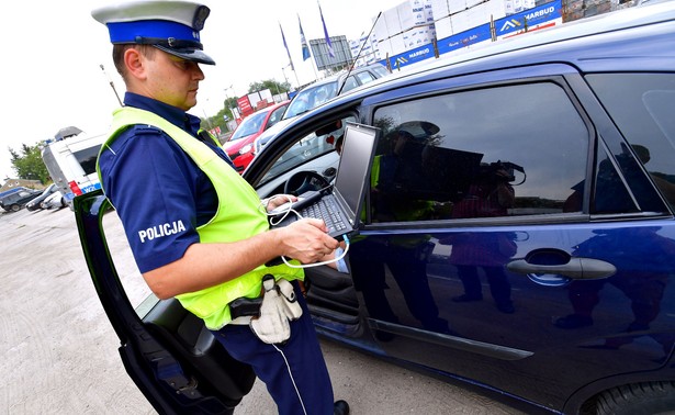 Dziś stracisz dowód rejestracyjny. Policja rusza z wielką akcją, sprawdź, czy masz takie auto