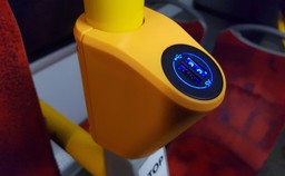 "Padł" telefon? W Warszawie naładujesz go w autobusie