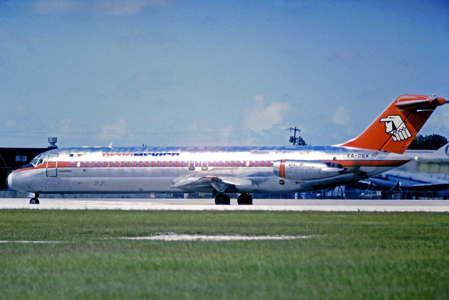 Samolot Aeroméxico DC-9 Douglas, podobny to tego który uległ wypadkowi