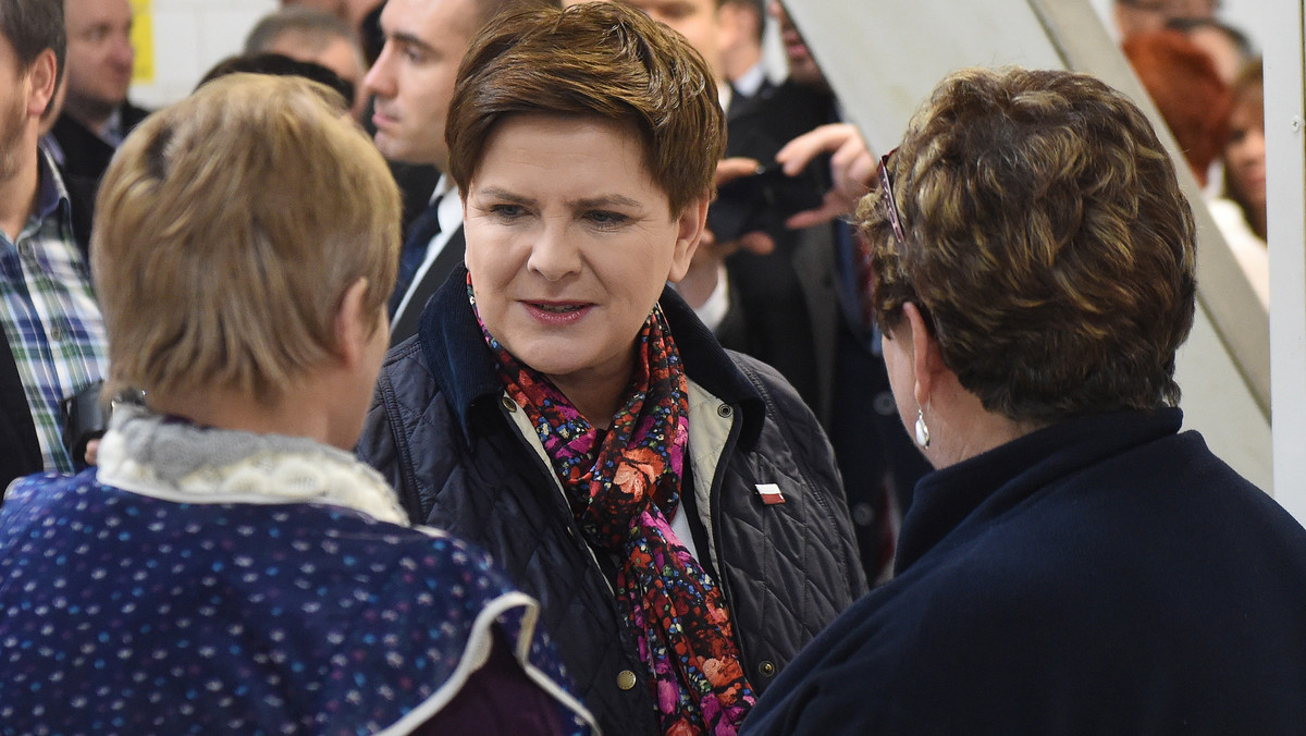 KROCZEWO 100 RZĄDU PREMIER SZYDŁO OBJAZD PO POLSCE (Beata Szydło)