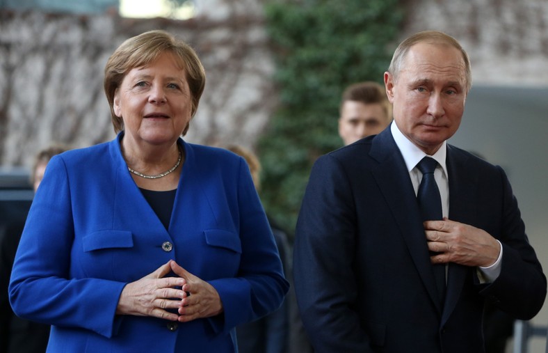 Była kanclerz Niemiec Angela Merkel i prezydent Rosji Władimir Putin w Berlinie, 19 stycznia 2020 r.