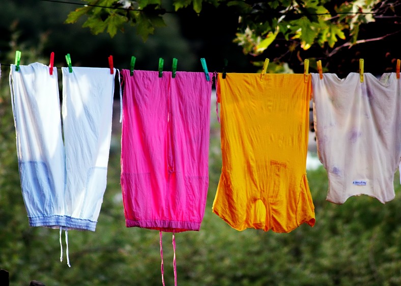 7 reasons why your clothes stink even after washing