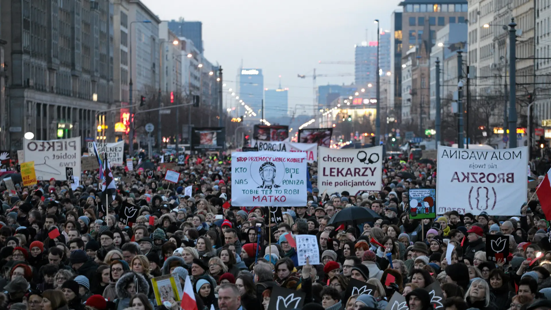 Wstyd, że w XXI wieku trzeba walczyć o prawa kobiet. Duma, że robimy to tak tłumnie