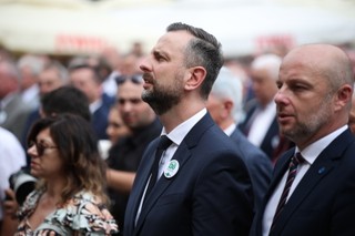 800+ tylko dla pracujących Polaków? Propozycja wicepremiera dzieli koalicję