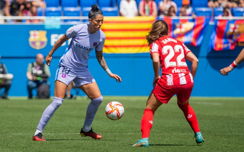 Oshoala gana el Trofeo Pichichi con el Barcelona Femini