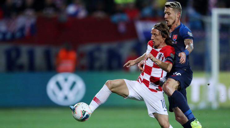 Modric (kockásban) ésKucka nagy harcot vívott egymással / Fotó: GettyImages