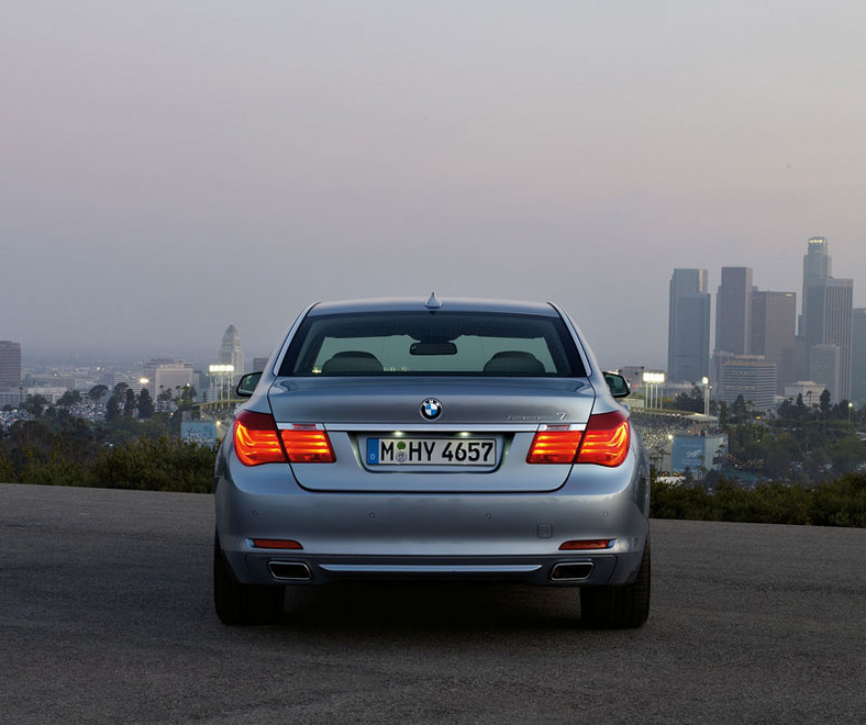 IAA Frankfurt 2009: BMW ActiveHybrid 7 - nowy standard