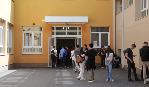 Deveta gimnazija Mihailo Petrovic Alas