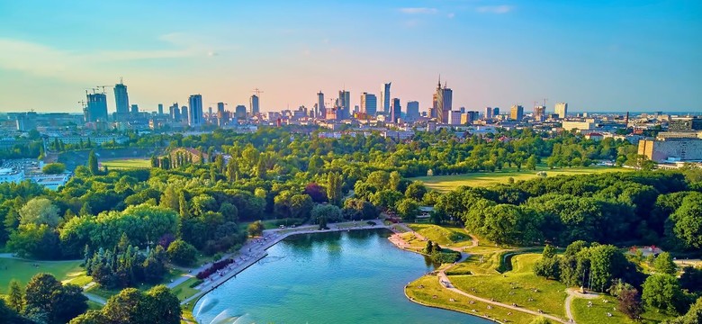 Koniec pewnej epoki. Lunapark znika z mapy Warszawy. Wyprzedaje neony, huśtawki, a nawet namiot cyrkowy