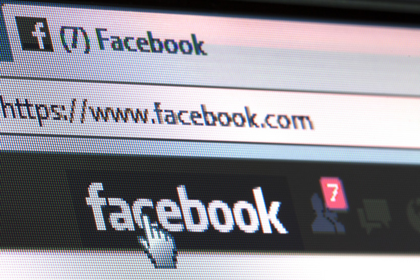 Facebook jest zobowiązany do likwidowania wpisów o treści niezgodnej z prawem natychmiast po ich wykryciu