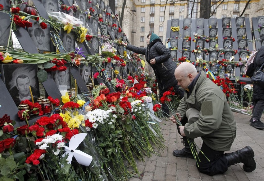 Memorijal žrtvama antivladinih protesta 2014. na Majdanu u Kijevu na šestu godišnjicu 20. februara 2020.
